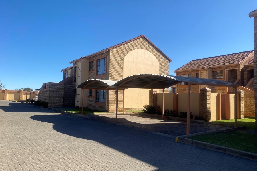 2 Bedroom Property for Sale in Vaalpark Free State